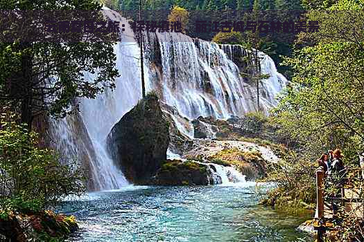 云南夏日之旅：探秘滇池、丽江古城与石林的美景