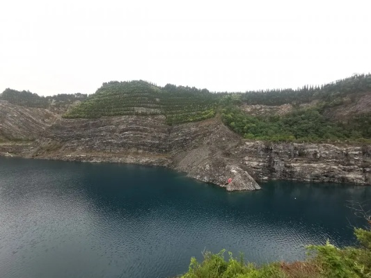 盱眙小燕窝火山地质公园介绍：流星奇观与水库美景一览