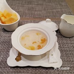 南宁鲜炖燕窝：正宗店铺地址与美味价格一览