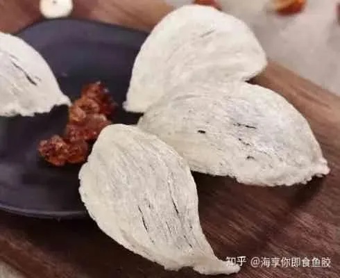 燕窝与花胶价格对比分析：哪个更昂贵及其性价比解读