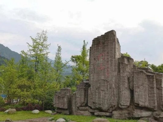 彭州燕窝之旅：揭秘必游的自然奇观与人文景观