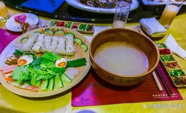 腾冲美食特产攻略：盘点当地最值得一试的美食与伴手礼