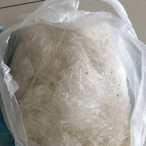 燕窝与雪燕的区别、功效及选购指南：全面解析两者的异同与适用人群