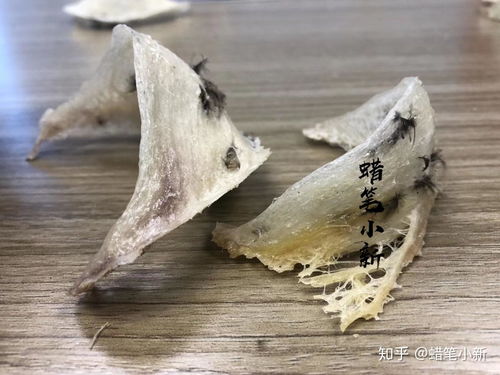 燕窝到底是什么样的：是燕子的窝吗，颜色如何，具体是什么样子？