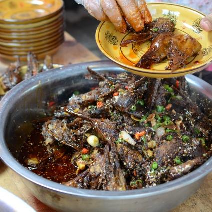 燕窝配什么醋比较好呢：女性适用的醋搭配及燕窝加添食材推荐