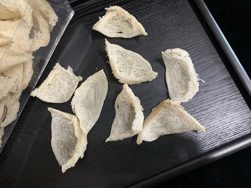 全面解析：血燕窝的来源、功效与食用注意事项