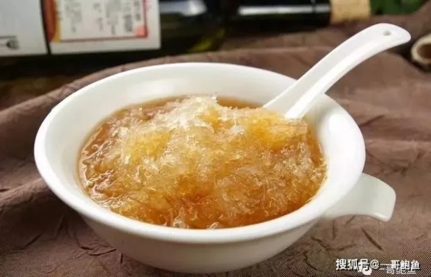 揭秘：哪些食材泡制后呈黄色，其汤汁类似燕窝口感与营养解析