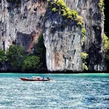 燕窝洞风景区：探秘自然奇观与生态奥秘之旅