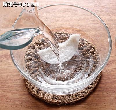 炖好的燕窝怎么样的：口感、保存方法、食用方式及鉴别好坏要点