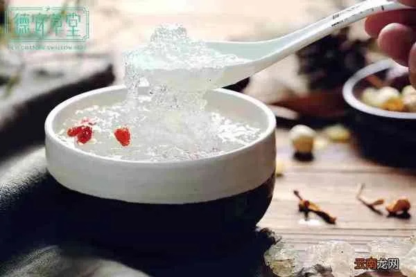 燕窝烹饪指南：如何判断燕窝熟透与正确食用方法解析