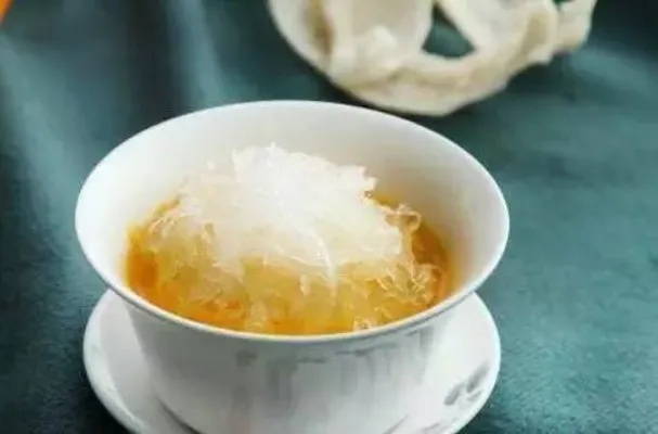 雪耳燕窝是什么东西做的：揭秘食材与美味做法