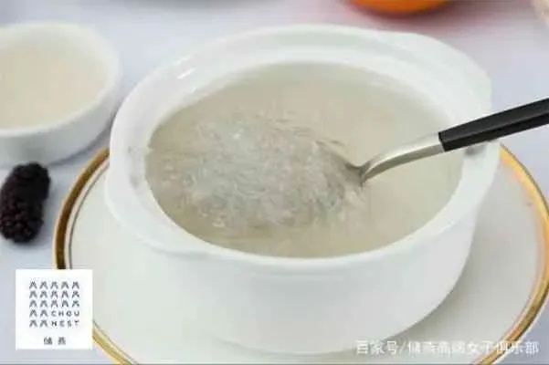 燕窝炖煮秘诀：选用适宜食材与炖制方法全攻略