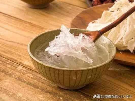 燕窝里的燕碎是什么：揭秘燕窝成分与真假辨别方法