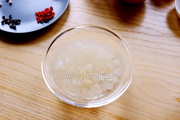 燕窝养生饮品DIY：燕窝蜂蜜水制作攻略与秘诀