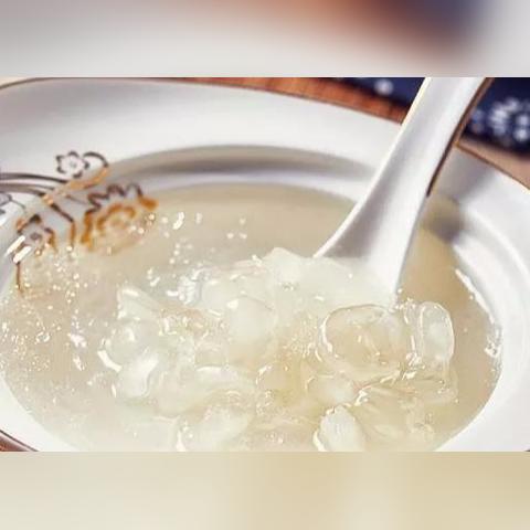 什么能炖燕窝比较好喝：炖燕窝更佳搭配食材与营养窍门推荐