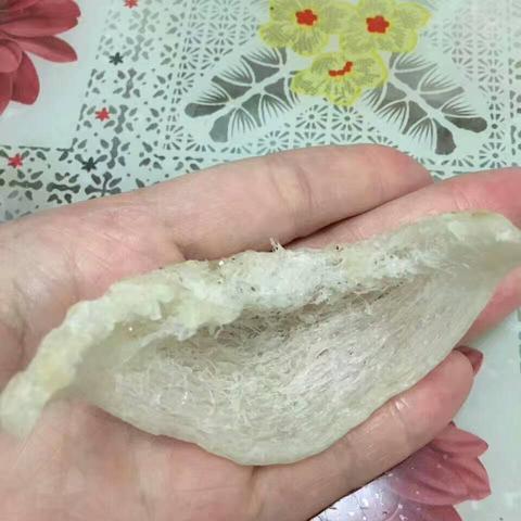 燕窝刷胶真相揭秘：安全性评估与食用建议解析