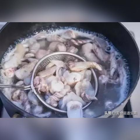 炖煮燕窝的黄金搭配食谱：12种食材搭配指南与营养功效解析