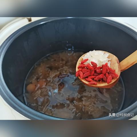 燕窝融化后营养成分变化解析：还能食用吗？营养如何保留？