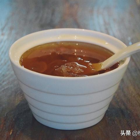 燕窝搭配食材炖汤全面补气血：12种经典食谱推荐