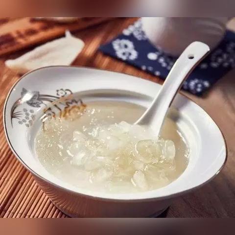 炖燕窝可以添加什么：食材与调料搭配推荐