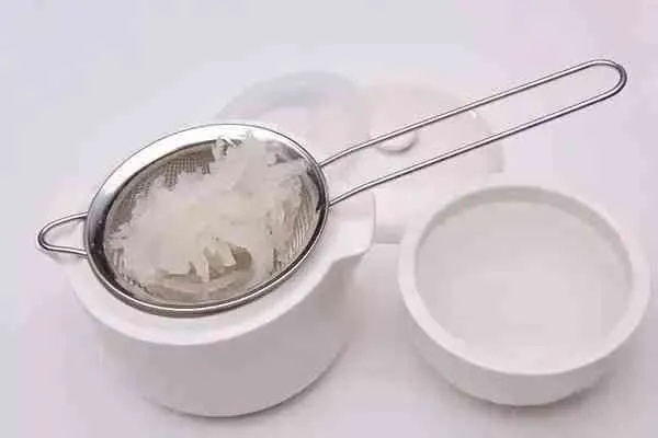 燕窝存放在什么器皿更好：食用与保存双重指南