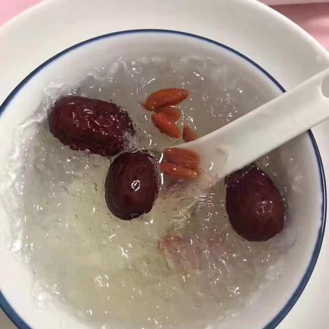 燕窝炖煮必备：精选配料推荐与搭配秘诀