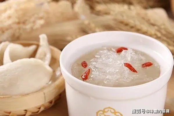 燕窝是什么东西做成的燕窝可以干嘛，燕窝主要食材及食用方法解析